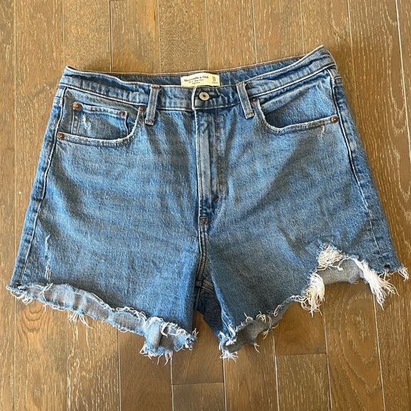 Abercrombie 4” High Rise Mom Shorts - Picture 1 of 7